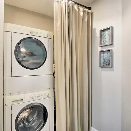 Chic Sarasota Cottage Near Beaches And Downtown!